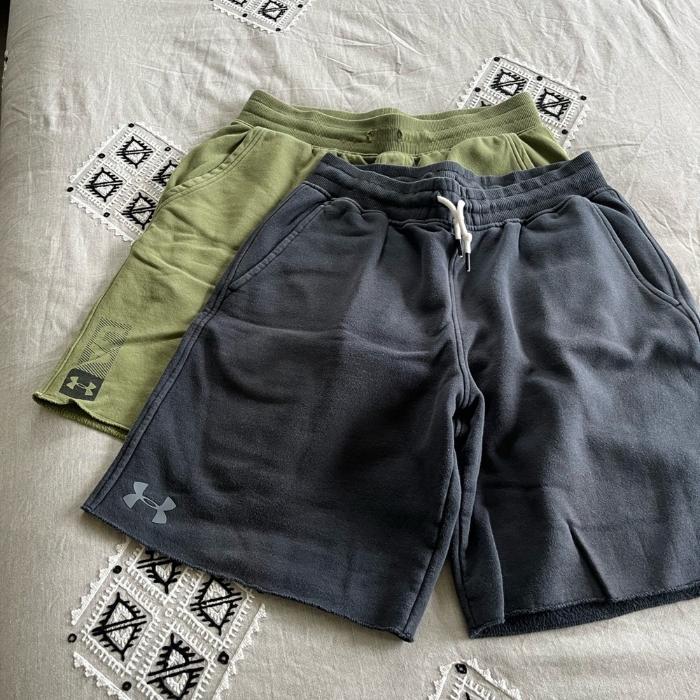 Under Armour shorts - size L - lot of 2